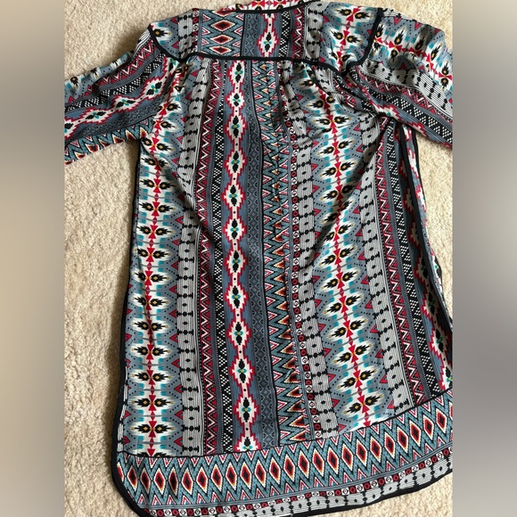 Tolani XS MULTI SILK SHIFT TUNIC DRESS. - Picture 3 of 5